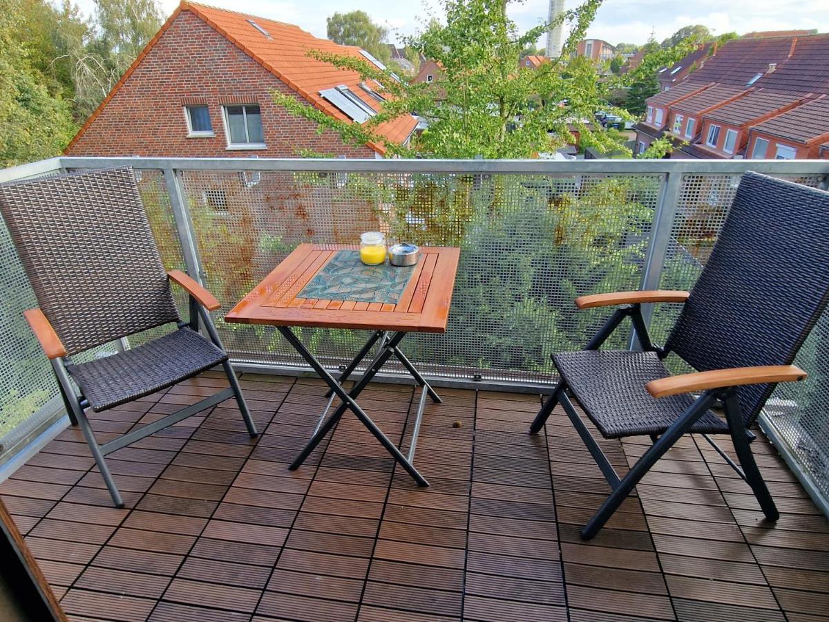 98Qm Wohnung Im Villenviertel - Voll Ausgestattet Mit Balkon Und Kamin - Wlan Gratis Wilhelmshaven Extérieur photo